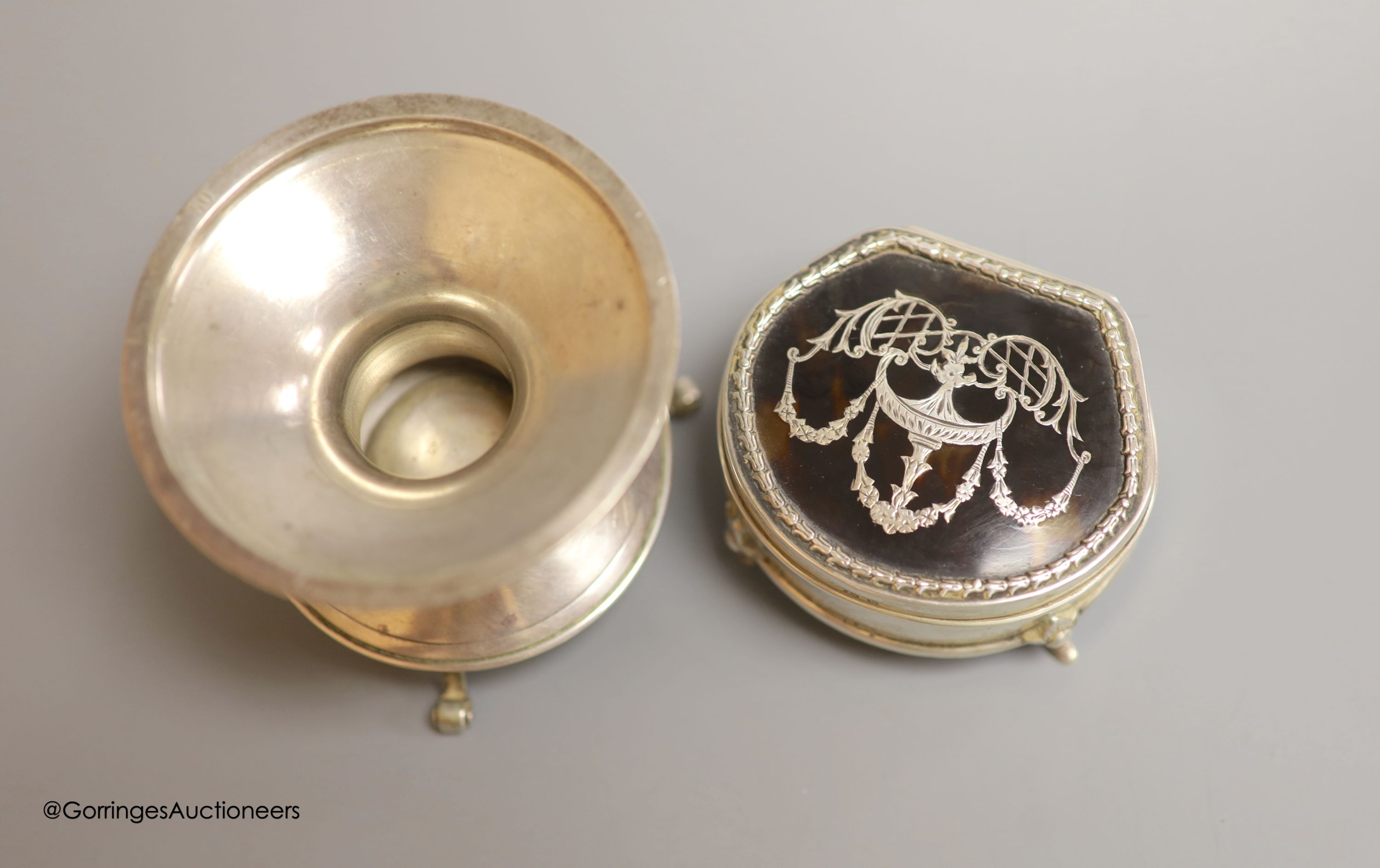 A George V novelty silver salt, modelled a s a font, with engraved inscription relating to the Company of Inhoulders, London, 1911, height 68mm, together with an Edwardian silver and tortoiseshell pique mounted trinket b